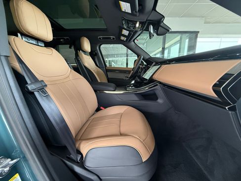 New 2026 Land Rover Range Rover Sport Dynamic SE AWD/4WD image 33
