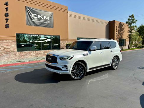 Used 2018 INFINITI QX80 4WD w/ Driver Assistance Package image 2
