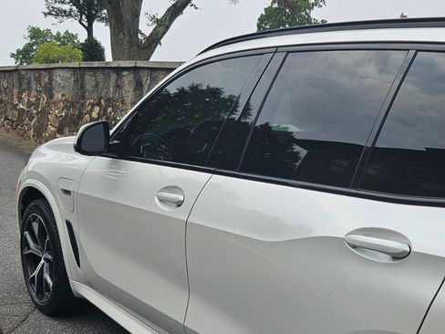 Used 2023 BMW X5 xDrive45e w/ Executive Package AWD/4WD image 22