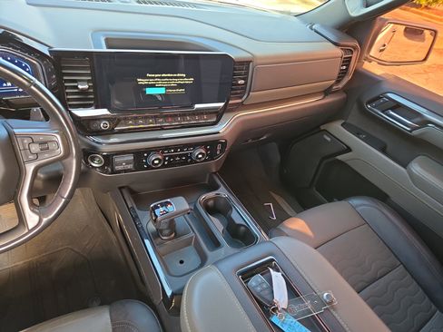 Used 2022 Chevrolet Silverado 1500 ZR2 image 20