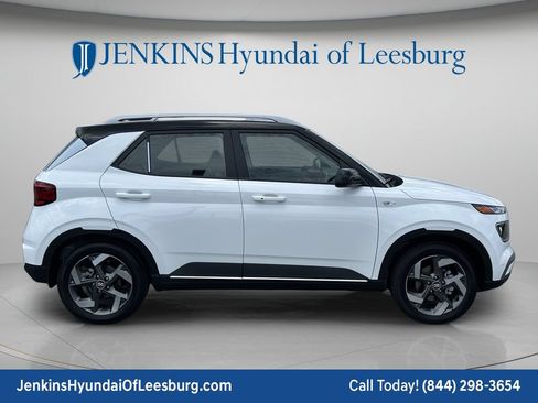 New 2026 Hyundai Venue SEL FWD image 3