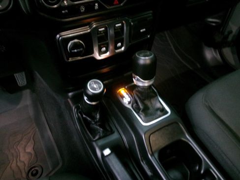 Used 2021 Jeep Wrangler Sport AWD/4WD image 27
