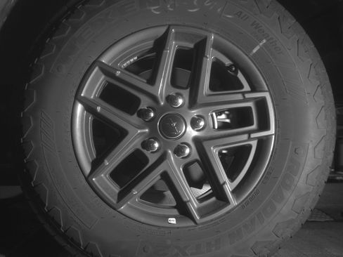 Used 2025 Jeep Wrangler Unlimited Sport AWD/4WD image 14