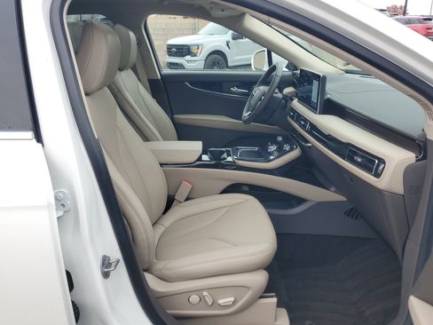 Certified 2022 Lincoln Nautilus Reserve w/ Equipment Group 201A image 9