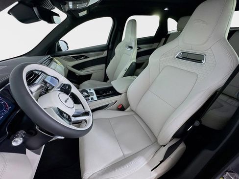 New 2026 Jaguar F-PACE R-Dynamic S image 10