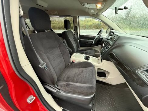 Used 2014 Dodge Grand Caravan SXT image 14