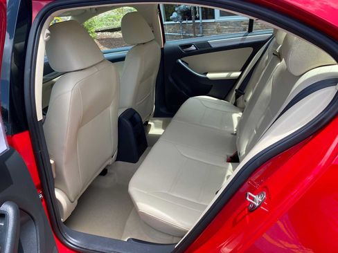 Used 2015 Volkswagen Jetta SE FWD image 10