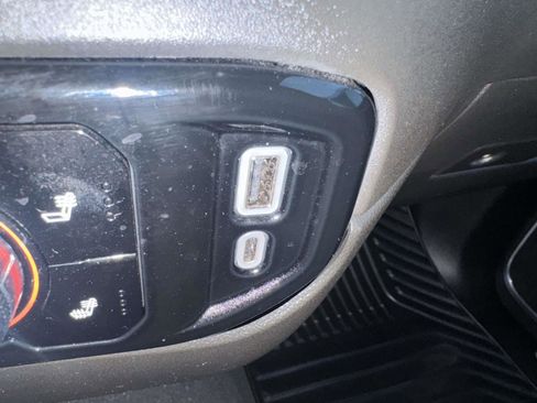 Used 2023 GMC Sierra 1500 Elevation image 40