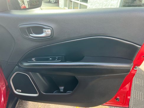 Used 2021 Jeep Compass Latitude w/ Sun and Sound Group image 18