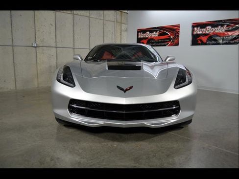 Used 2018 Chevrolet Corvette Stingray Coupe w/ Battery Protection Package RWD image 3