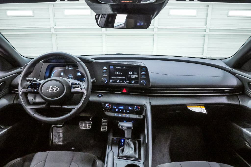 Certified 2026 Hyundai Elantra Sport FWD image 15