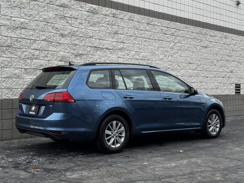 Used 2015 Volkswagen Golf S image 16