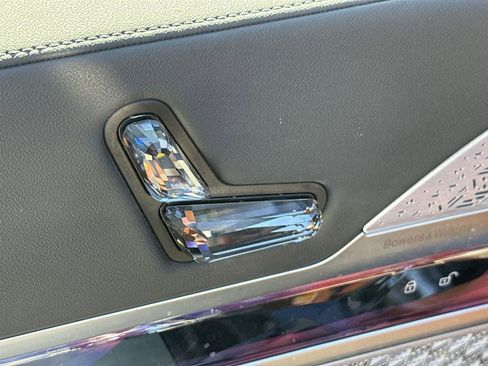 Used 2023 BMW 740i w/ Parking Assistance Package RWD image 35