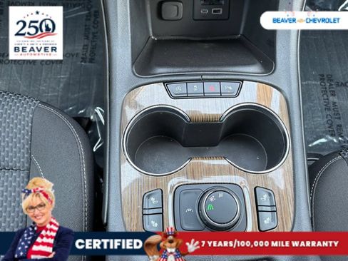 Used 2022 GMC Acadia SLE w/ Driver Convenience Package FWD image 20