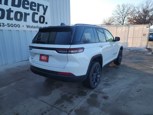 New 2025 Jeep Grand Cherokee Limited image 18