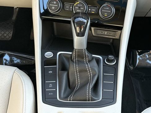 Used 2023 Volkswagen Jetta SE FWD image 17