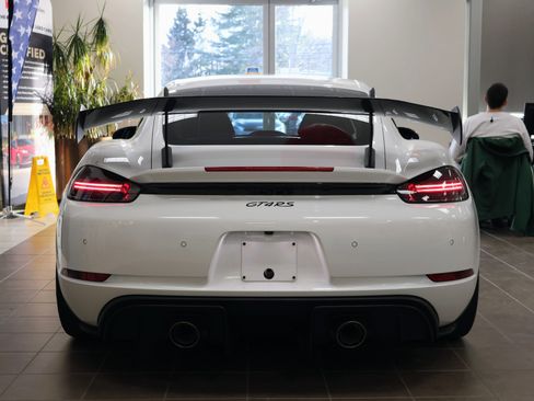 Used 2024 Porsche 718 Cayman GT4 RS image 3