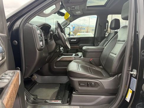 Used 2021 GMC Sierra 2500 Denali w/ Denali Black Diamond Edition AWD/4WD image 14