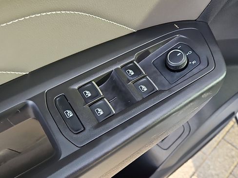 Certified 2023 Volkswagen Atlas Cross Sport SE image 13