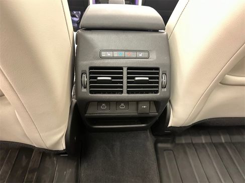 Used 2025 Land Rover Discovery Sport S image 20