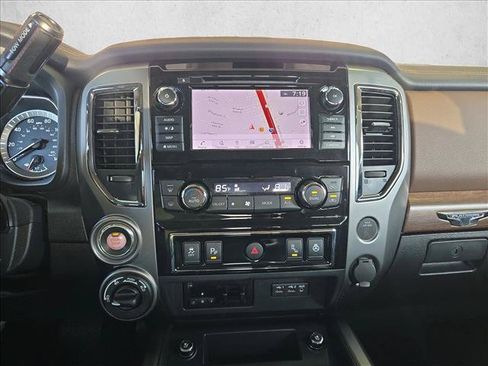 Used 2019 Nissan Titan Platinum Reserve w/ Platinum Utility Package AWD/4WD image 13