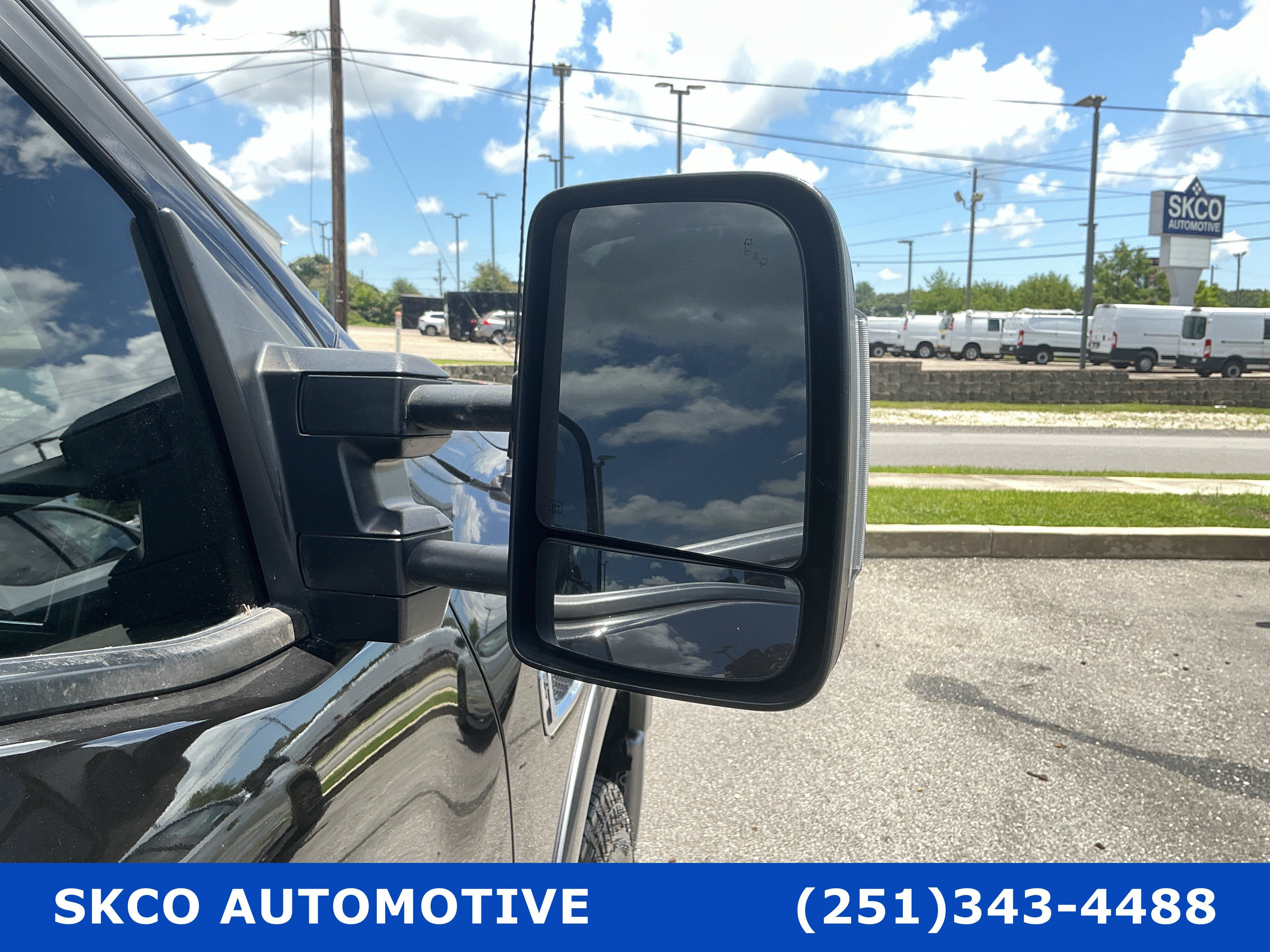 Used 2017 Nissan Titan PRO-4X AWD/4WD image 12
