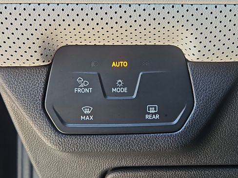 Certified 2024 Volkswagen Atlas Cross Sport SEL Premium R-Line AWD/4WD image 13
