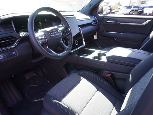 New 2025 GMC Acadia Elevation image 17