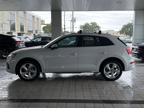Certified 2023 Audi Q5 2.0T Premium Plus w/ Premium Plus Package AWD/4WD image 2