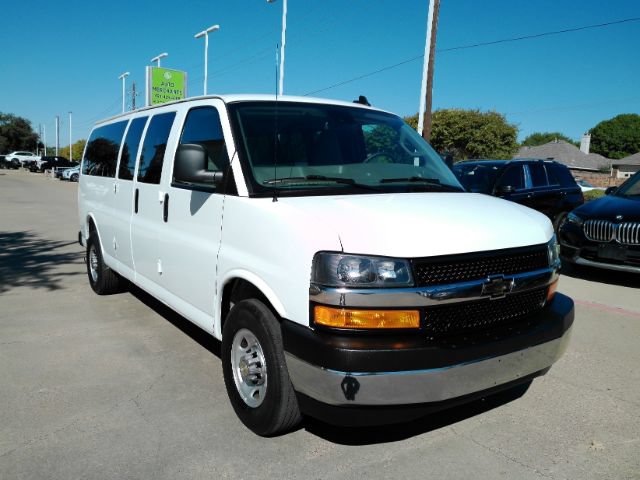 Used 2025 Chevrolet Express 3500 LT w/ LT Preferred Equipment Group RWD image 3