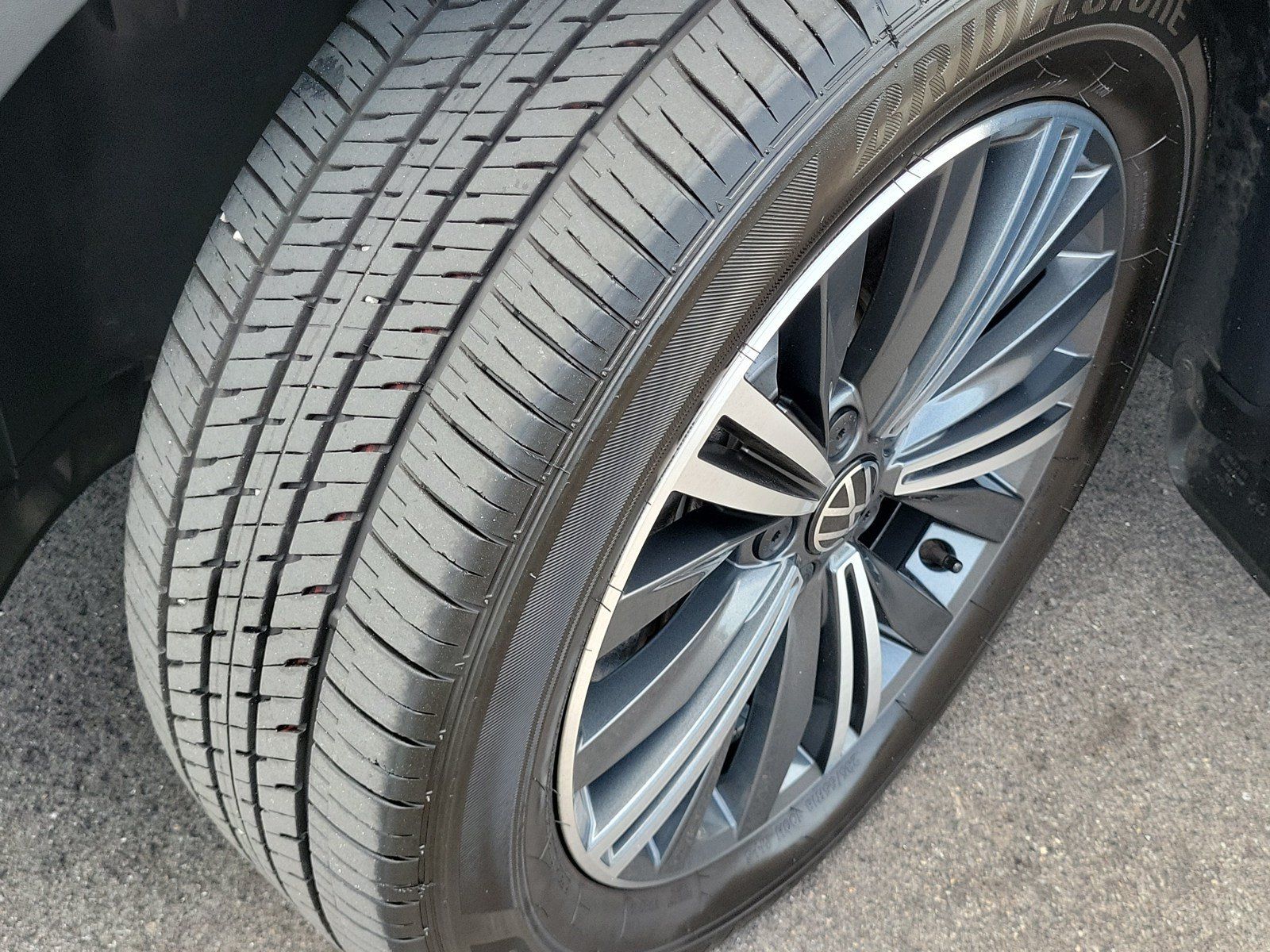 Used 2024 Volkswagen Tiguan Wolfsburg Edition w/ MDO Package, Two-Row AWD/4WD image 11