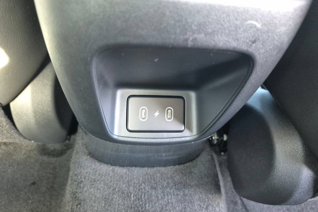 New 2026 Hyundai Elantra Limited FWD image 17