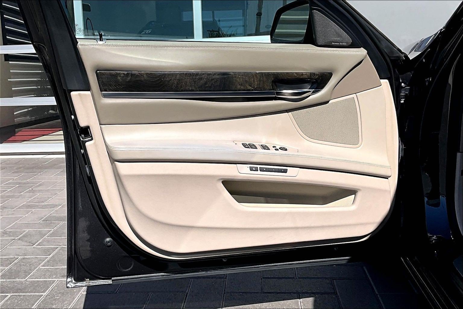 Used 2014 BMW 750i RWD image 23