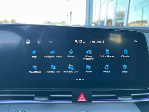 Used 2023 Hyundai Elantra Limited image 17