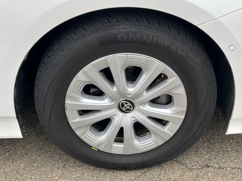 Used 2022 Toyota Prius LE FWD image 18