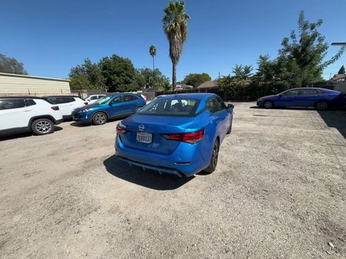 Used 2025 Nissan Sentra SV FWD image 14