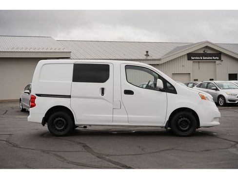 Used 2018 Nissan NV200 SV w/ Navigation Package image 2