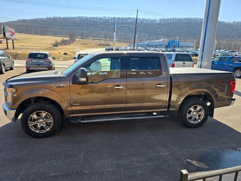 Used 2017 Ford F150 XLT w/ Equipment Group 302A Luxury image 4