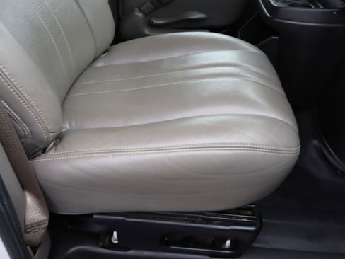 Used 2022 Chevrolet Express 3500 Extended w/ Driver Convenience Package image 33