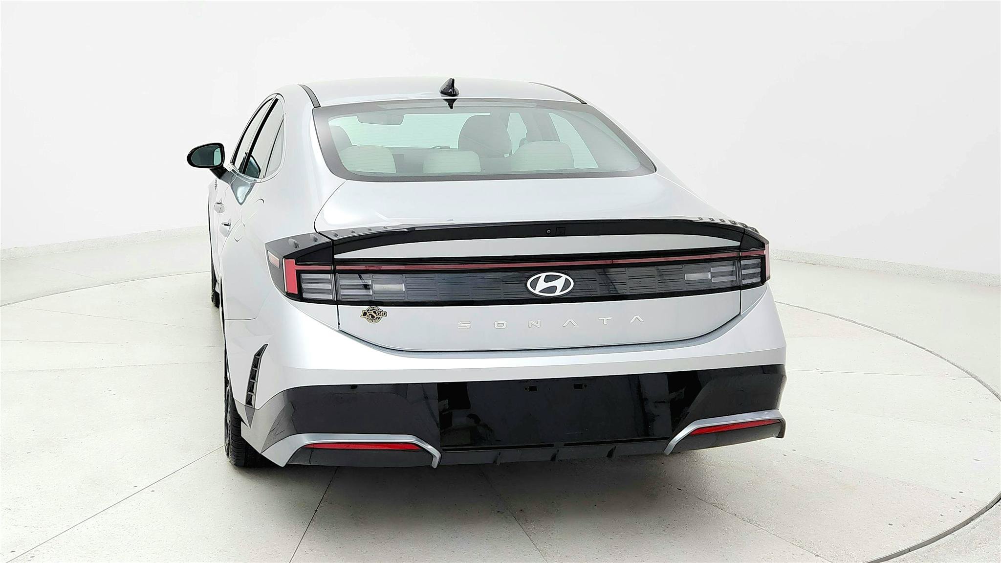 Used 2024 Hyundai Sonata SEL FWD image 4