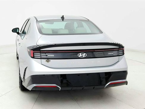 Used 2024 Hyundai Sonata SEL FWD image 4
