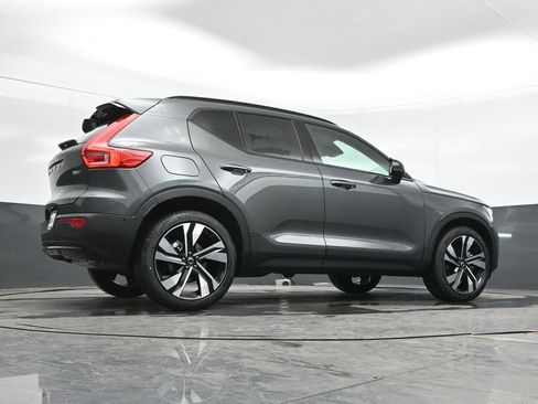 New 2026 Volvo XC40 B5 Ultra w/ Climate Package AWD/4WD image 40