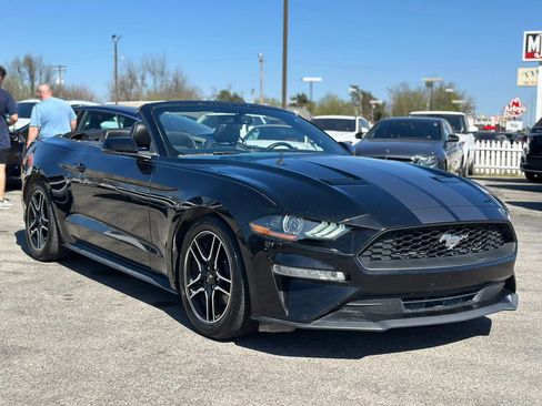 Used 2020 Ford Mustang Premium image 3