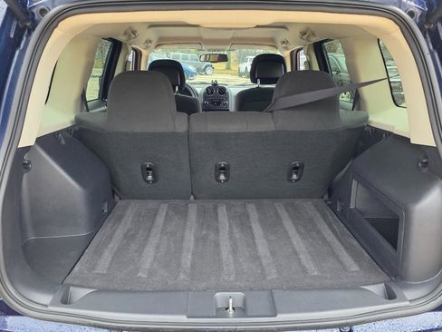 Used 2015 Jeep Patriot Latitude image 15