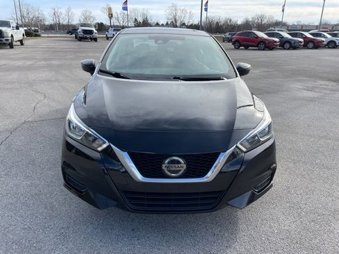 Used 2021 Nissan Versa SV image 3