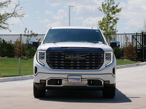 Used 2023 GMC Sierra 1500 Denali Ultimate AWD/4WD image 3