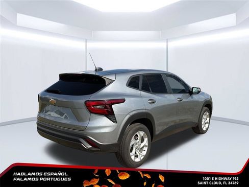 Certified 2024 Chevrolet Trax LS w/ LS Convenience Package FWD image 7