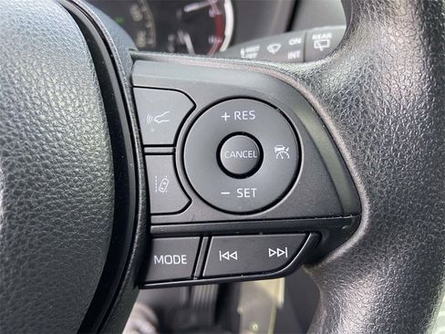 Used 2024 Toyota RAV4 LE image 31