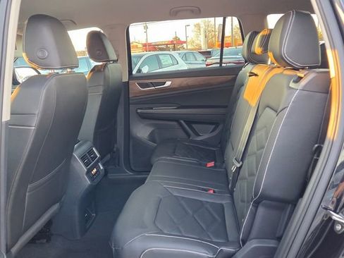 New 2026 Volkswagen Atlas SE image 6