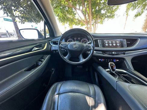 Used 2019 Buick Enclave Essence image 15